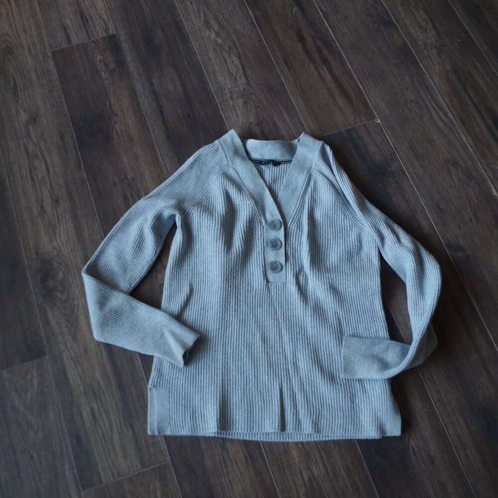 Cute Gray Denver Hayes Sweater